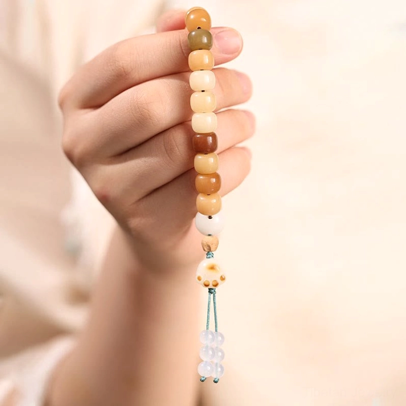 Bodhi seed red sandalwood Om Mani Padme Hum bracelet, sacred mantra meditation bracelet with natural Himalayan materials