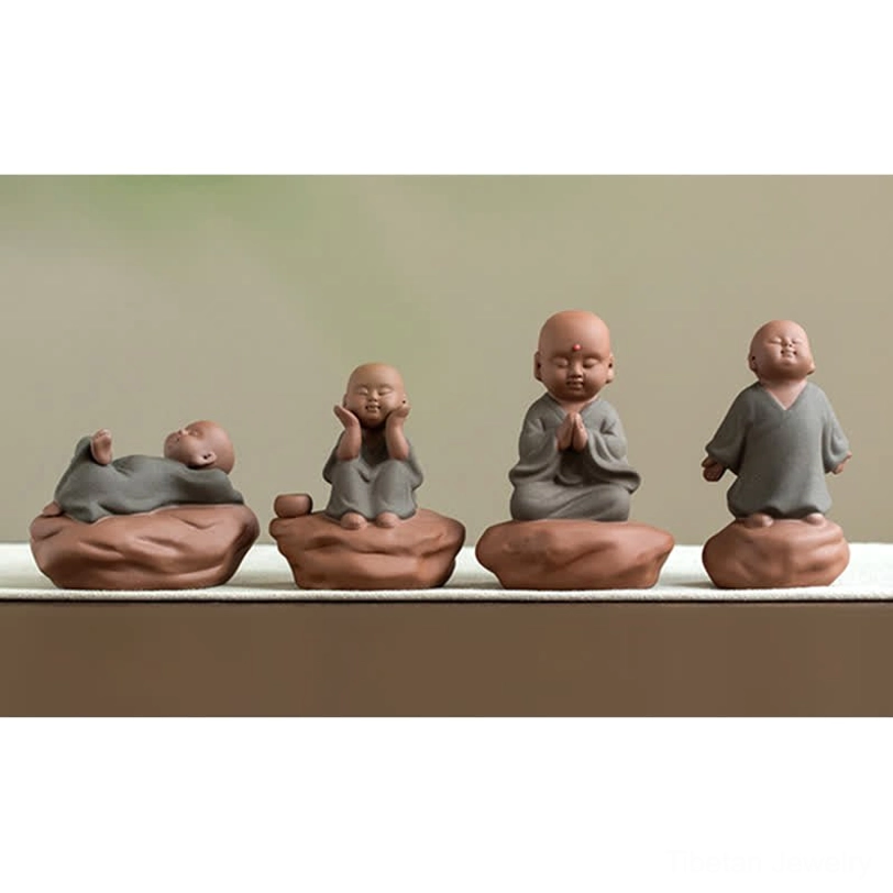 Buddha meditation decoration with natural wood lotus holder and white fabric flower aromatherapy set