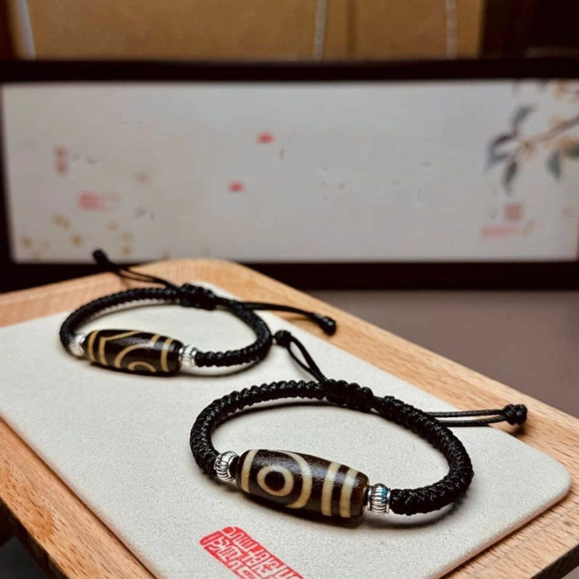 Tibetan dzi bead bracelet packaging and presentation for spiritual protection gift giving