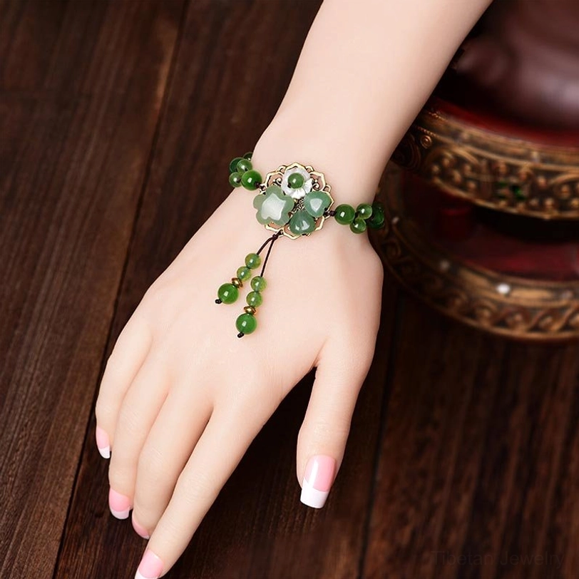 Natural green agate jade bracelet with spiritual significance for harmony and balance