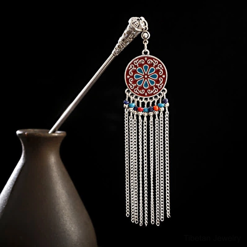 Round tassel red hairpin abundance prosperity protection design