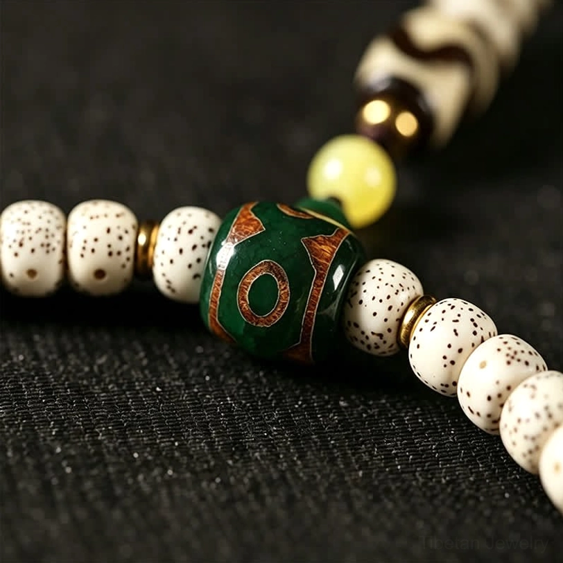 Star Moon Bodhi seed Tibetan mala bracelet showcasing aged natural beads and traditional Buddhist meditation craftsmanship