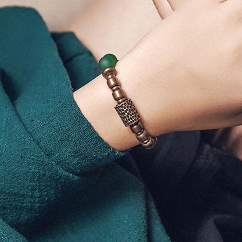 Tibetan agate copper bracelet featuring natural stone beads and vintage-style metal accents for confidence and fortune