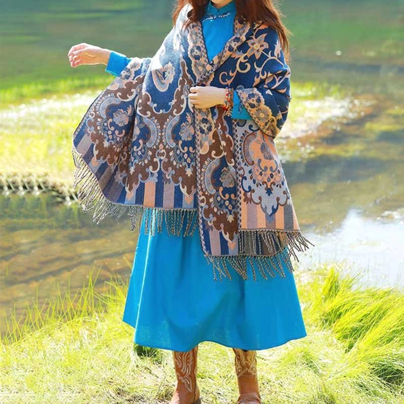 Tibetan botanical tassel shawl packaging and presentation suitable for gift-giving occasions