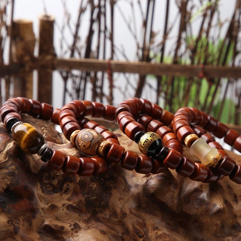 Tibetan dzi bead bracelet protective amulet ancient Himalayan tradition wisdom