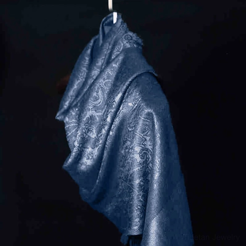 Tibetan paisley jacquard wrap - detailed view of weave and pattern