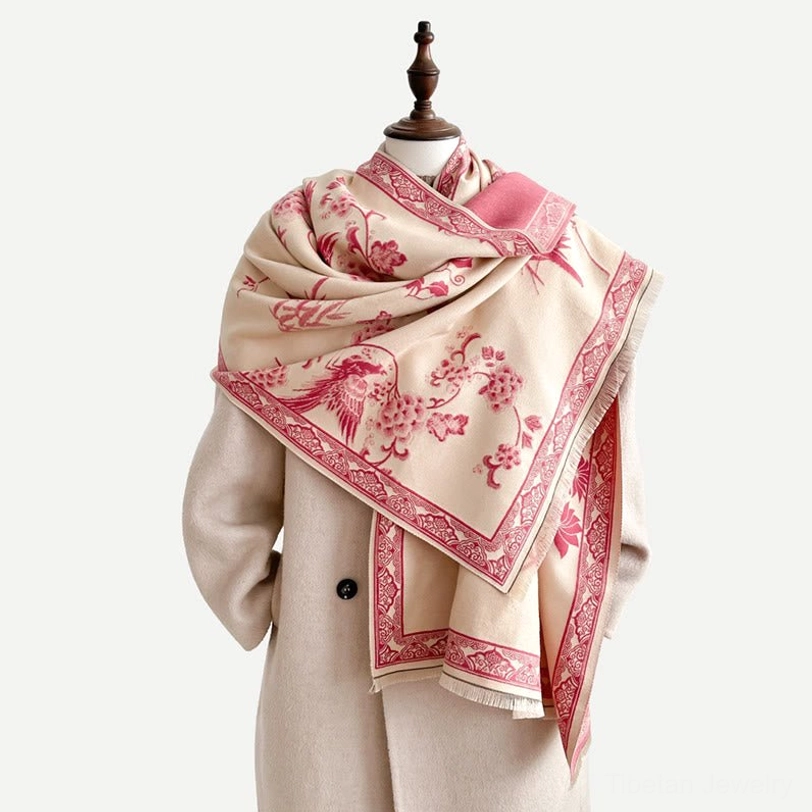 Tibetan scarf size reference and dimensions display with measurements