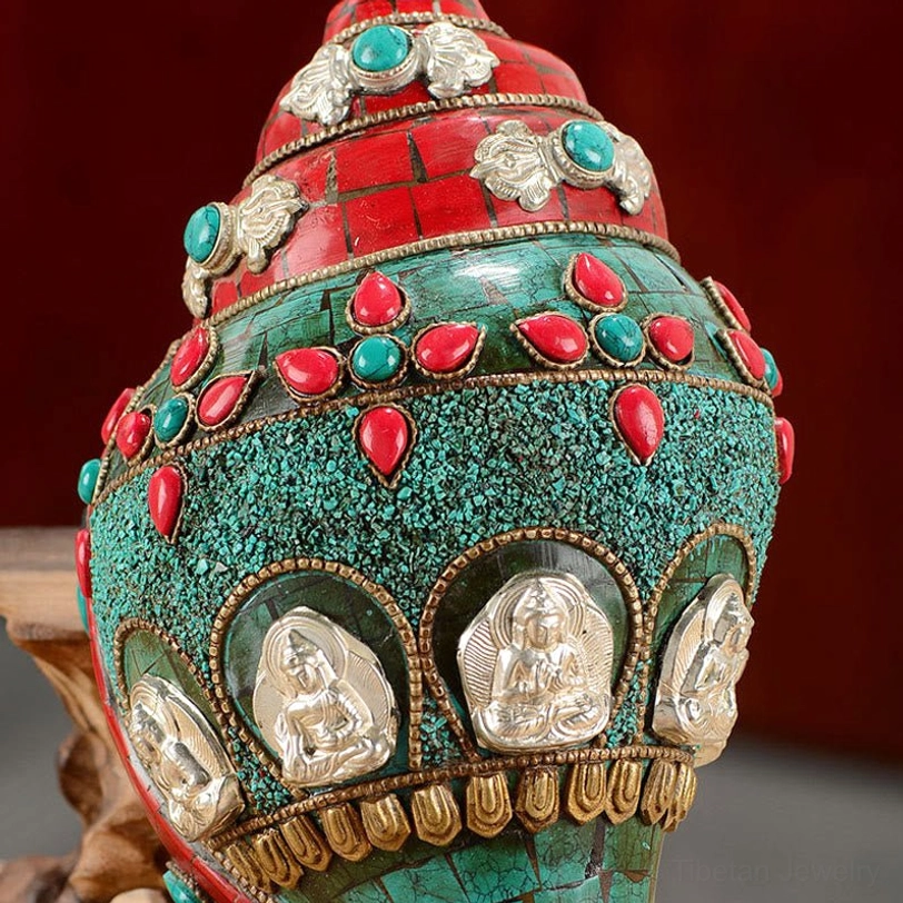 Tibetan Buddhist Shankha conch ornament with silver Buddha carving and turquoise gemstone decoration