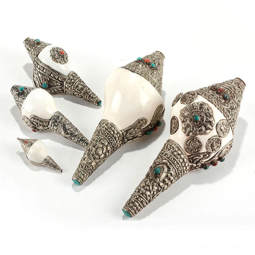 Tibetan shankha conch shell om symbol prosperity charm with natural white shell and protective silver bezel