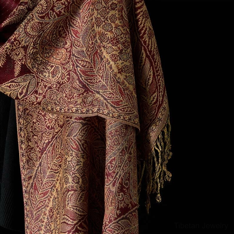 Tibetan paisley tassel shawl quality showcase - handwoven jacquard with natural dyeing and artisan craftsmanship