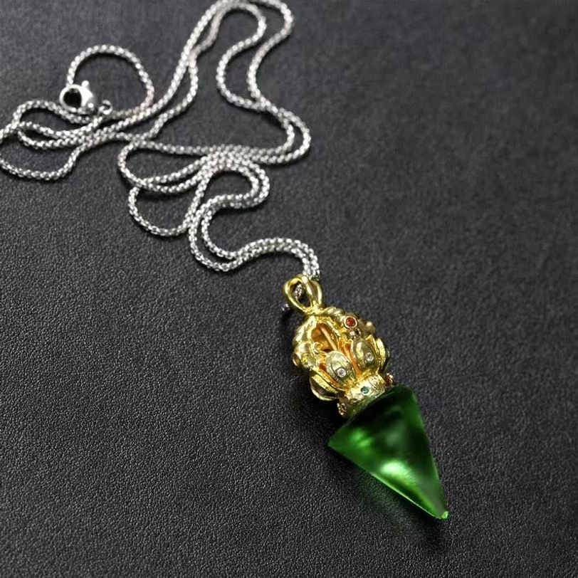 Tibetan Vajra Liuli crystal pendant necklace detailed product view