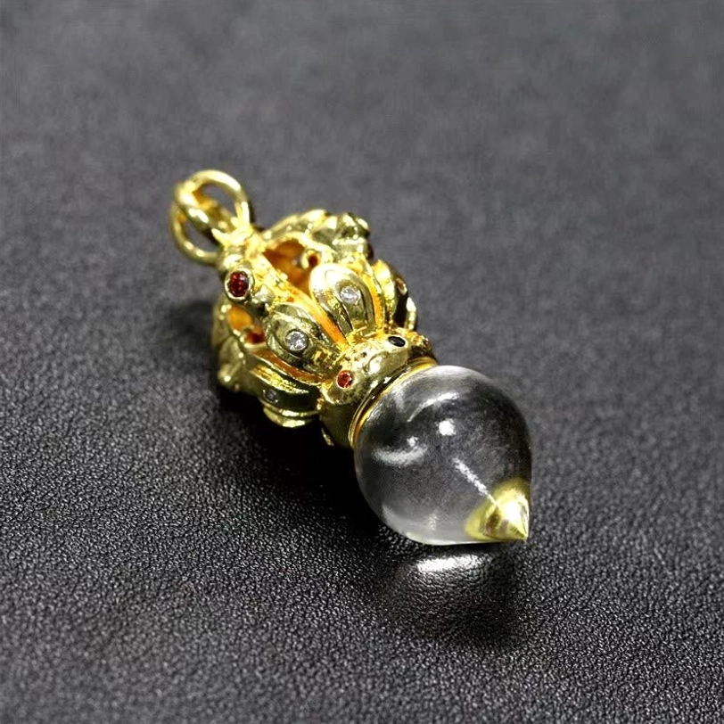 Tibetan Vajra Liuli crystal pendant necklace jewelry showcase image