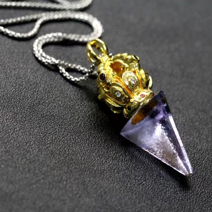 Purple Tibetan Vajra Liuli crystal pendant necklace product view